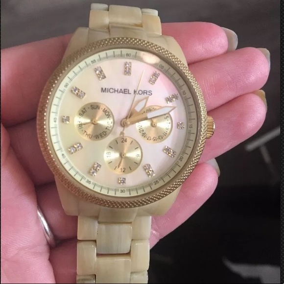 Michael Kors Watch - Picture 4 of 7